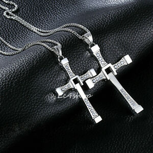 【送料無料】ジュエリー・アクセサリー ドミニクトレットチャームステンレスクリスタルクロスチェーン