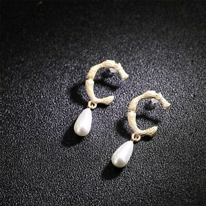 boucles doreilles dore mat demi anneau c forme cisele perle goutte long xx34ゴールデンイヤリングマットハーフリングチゼルパールロングドロップ※注意※NYからの配送になりますので2週間前後お時間をいただきます。人気の商品は在庫が無い場合がございます。ご了承くださいませ。サイズの種類の商品は購入時の備考欄にご希望のサイズをご記載ください。　携帯メールでの登録ですと楽天からのメールが届かない場合がございます。