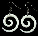 【送料無料】ジュエリー・アクセサリー イヤリングマオリオープンコルジュエリーhand carved white maori open koru peace pe...