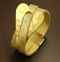 yzWG[EANZT[ yh^RNI[ub`bgfBfUCU[n[guXbggrande braccialetto di design in pelle dorata con cuore leather heart bracelet