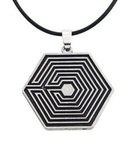 【送料無料】ジュエリー・アクセサリー ペンダントパターンスチールコードcollier, pendentif motif labyrinthe exo acier cordon