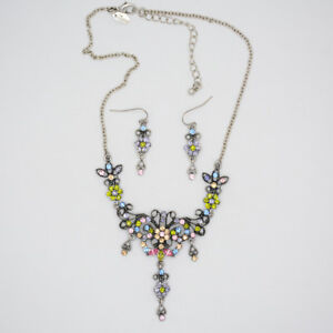 【送料無料】ジュエリー・アクセサリー リアソフィアジュエリーセットヴィンテージシルバーメッキカットクリスタルスタッドイヤリングネックレス