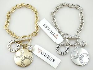 【送料無料】ジュエリー・アクセサリー マルチロゴチャームクリスタルトグルブレスレットguess multi logo charm crystal toggle bracelet ~very cute~