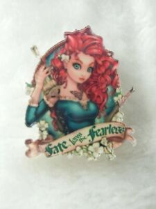 【送料無料】ジュエリー・アクセサリー ピンナッププリンセスブローチレベルオリジナルアクリルプラスチックbroche princesse pinup tatouee rebelle original plastique acrylique