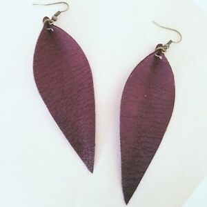 【送料無料】ジュエリー・アクセサリー レザーリーフイヤリングラスティックベリーロングイヤリングleather leaf earrings rustic berry long earrings 35x125