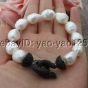 k052513 8 white baroque pearl braceletホワイトバロックパールブレスレット※注意※NYからの配送になりますので2週間前後お時間をいただきます。人気の商品は在庫が無い場合がございます。ご了承くださいませ。サイズの種類の商品は購入時の備考欄にご希望のサイズをご記載ください。　携帯メールでの登録ですと楽天からのメールが届かない場合がございます。