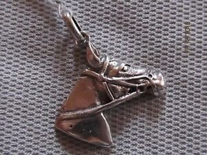 【送料無料】ジュエリー・アクセサリー シルバーホースヘッドペンダントヴィンテージレーシングジョッ..