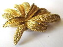 【送料無料】ジュエリー・アクセサリー ブローチトップヴィンテージリリーフbroche ancien top bijou vintage couleur or deco florale gravee relief 484