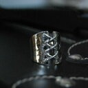 bague corset argent 58シルバーコルセットリング※注意※NYからの配送になりますので2週間前後お時間をいただきます。人気の商品は在庫が無い場合がございます。ご了承くださいませ。サイズの種類の商品は購入時の備考欄にご希望のサイズをご記載ください。　携帯メールでの登録ですと楽天からのメールが届かない場合がございます。