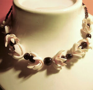 【送料無料】ジュエリー・アクセサリー 2557 collier ras de cou en coquillages 【送料無料】ジュエリー・アクセサリー 2557 collier ras de cou en coquillages