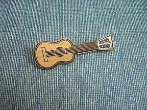 【送料無料】ジュエリー・アクセサリー オールドブローチギターゴールドトーデヴィンテージギターブローチbroche ancienne guitare ors de tolede vintage guitar brooch