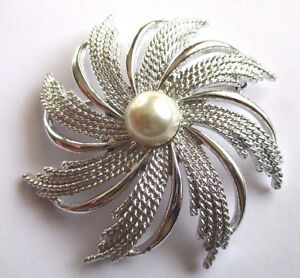 【送料無料】ジュエリー・アクセサリー ヴィンテージブローチローズシルバーカラーbroche bijou vintage rosace couleur argent signe sarah cov 3415