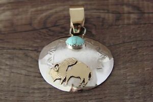 【送料無料】ジュエリー・アクセサリー ナバホジュエリーメインスタンプターコイズゴールドバッファローペンダントnavajo bijoux main estampe turquoise or remplissage buffalo pendentif g