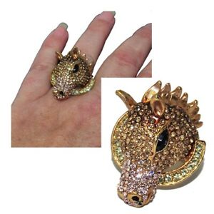 grosse bague animal originale couleur or cheval cristal marron t 54 bijou ringビッグオリジナルアニマルリングクリスタルブラウンリング※注意※NYからの配送になりますので2週間前後お時間をいただきます。人気の商品は在庫が無い場合がございます。ご了承くださいませ。サイズの種類の商品は購入時の備考欄にご希望のサイズをご記載ください。　携帯メールでの登録ですと楽天からのメールが届かない場合がございます。