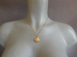 【送料無料】ジュエリー・アクセサリー コリアーシェーヌシンガプールペンデンティフクレグレックプラケローザジルコニウムネックレス