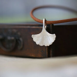 【送料無料】ジュエリー・アクセサリー ショートペンダントネックレスシートギンコシルバースターリングマッシブcollana corto pendente piccolo foglio gingko argento sterling massiccio 925 cy9