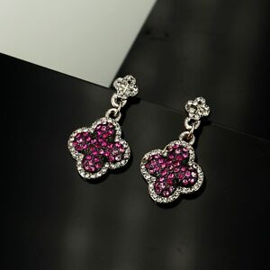 【送料無料】ジュエリー・アクセサリー シルバーパールスモールフローラルクローバーピンクエンドウェディングイヤリングorecchini a perno argentato piccolo floreale trifoglio rosa fine matrimonio bb4