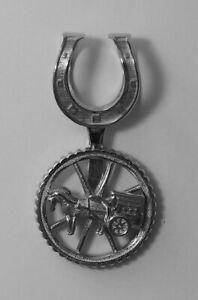 【送料無料】ジュエリー・アクセサリー ホイールペンダントスターリングシルバー?グラムhorse amp; trasporto ciondolo con ruota in movimento, argento sterling ? da uomo, 14g