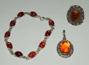 【送料無料】ジュエリー・アクセサリー パーレブレスレットペンダントペンダントリングシルバーオマウラルparure bracciale ciondolo anello in argento 925 con ambra degli urali oma19 【送料無料】ジュエリー・アクセサリー パーレブレスレットペンダントペンダントリングシルバーオマウラルparure bracciale ciondolo anello in argento 925 con ambra degli urali oma19