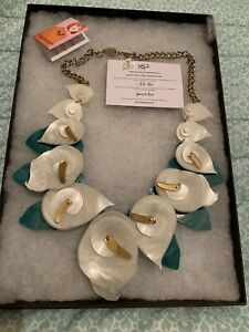 【送料無料】ジュエリー・アクセサリー オリジナルタッティデバインステートメントカラリリーネックレスoriginale tatty devine dichiarazione calla lily collana aw2018
