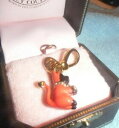 【送料無料】ジュエリー・アクセサリー ジューシークチュールゴールドレッドデビルヨーキーレアjuicy couture gold red devil yorkie 2008 edizione limitata nuovo raro deve vedere