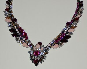 ジュエリー・アクセサリー スワロフスキーコリアーエンクリスタルロディエアルカンターラエクリストーshourouk pour swarovski collier en metal rhodie, alcantara et cristaux 2013