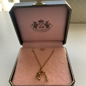 【送料無料】ジュエリー・アクセサリー ジューシークチュールネックレスjuicy couture collana