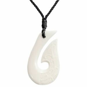 【送料無料】ジュエリー・アクセサリー ペンダントネックレスマオリヘイマタウ81stgeneration collana pendente in osso maori hei matau pesce amulet