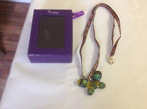 【送料無料】ジュエリー・アクセサリー ボックスエイドリアンバックリーバタフライネックレスツイスト..