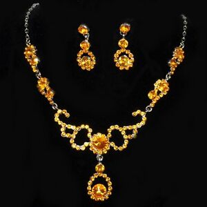 【送料無料】ジュエリー・アクセサリー セットコリアーボタンイヤリングストラスチェーンイヤリングドロップイエローset collier orecchini a bottone strass catena orecchini goccia giallo 16ge nuovo