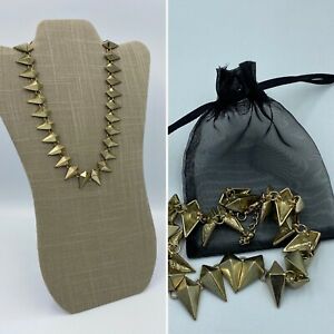 【送料無料】ジュエリー・アクセサリー トーンゴールドポインテッドペンダントネックレスラウンドindustrial brutalismo tono oro pendente a punta collana girocollo collare tribale