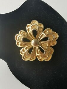 【送料無料】ジュエリー・アクセサリー ブローチゴールドトーンデザインbeautiful brooch gold tone, flower design 2 2