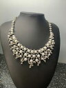 【送料無料】ジュエリー・アクセサリー ストラスパールネックレスビブlunghezza corta argento tonica luccicante strass collana di perle bib istruzione