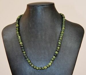 【送料無料】ジュエリー・アクセサリー コリアーエピドートcollier epidote 6mm