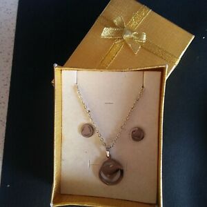 【送料無料】ジュエリー・アクセサリー ステンレススチールハートペンダントネックレスイヤリングparure collana e orecchini per donna e bambina in acciaio inox ciondolo cuore