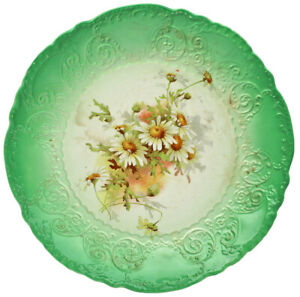 Antique Vintage Cake Plate Embossed Green Rim Daisy Floral Carrollton 11 1/2アンティークヴィンテージケーキプレートエンボスグリーンリムデイジーフローラルキャロルトン※注意※NYからの配送になりますので2週間前後お時間をいただきます。人気の商品は在庫が無い場合がございます。ご了承くださいませ。サイズの種類の商品は購入時の備考欄にご希望のサイズをご記載ください。　携帯メールでの登録ですと楽天からのメールが届かない場合がございます。