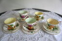 Vintage Paragon Six World Famous Roses Mix and Match Tea Cup and Saucersヴィンテージパラゴンつの世界的に有名なバラミックスとマッチティーカップとソーサー※注意※NYからの配送になりますので2週間前後お時間をいただきます。人気の商品は在庫が無い場合がございます。ご了承くださいませ。サイズの種類の商品は購入時の備考欄にご希望のサイズをご記載ください。　携帯メールでの登録ですと楽天からのメールが届かない場合がございます。