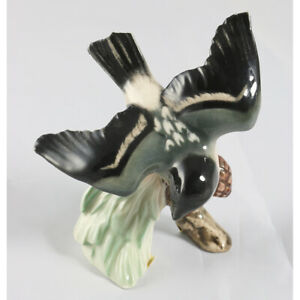 Goebel Bullfinch Bird Figurine - Vintage German Porcelain. CV64. RARE 1964-72ゲーベルブルフィンチ鳥のフィギュアヴィンテージドイツ磁器。レア※注意※NYからの配送になりますので2週間前後お時間をいただきます。人気の商品は在庫が無い場合がございます。ご了承くださいませ。サイズの種類の商品は購入時の備考欄にご希望のサイズをご記載ください。　携帯メールでの登録ですと楽天からのメールが届かない場合がございます。
