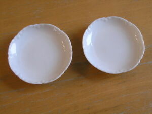 【送料無料】キッチン用品・食器・調理器具・陶器　つのミニチュアアンティークハビランドフランス磁器中国プレートインチ隆起デットTwo Miniature Antique Haviland France Porcelain China Plates 3 inches Raised Det