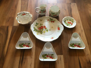 Collection Of Queens China Virginia Strawberry Ceramicsコレクションオブクイーンズチャイナバージニアストロベリーセラミックス※注意※NYからの配送になりますので2週間前後お時間をいただきます。人気の商品は在庫が無い場合がございます。ご了承くださいませ。サイズの種類の商品は購入時の備考欄にご希望のサイズをご記載ください。　携帯メールでの登録ですと楽天からのメールが届かない場合がございます。