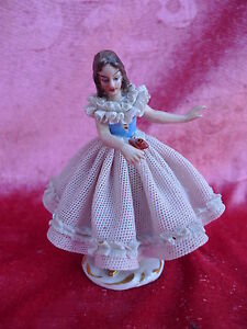 【送料無料】キッチン用品・食器・調理器具・陶器　美しい、古い磁器の置物Beautiful, old Porcelain Figurine Dancer___Dresden__