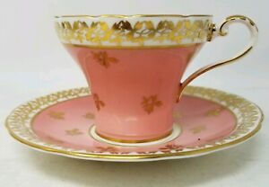 エインズレイ ティーカップ 【送料無料】キッチン用品・食器・調理器具・陶器　ピンクの上に金の葉とエインズリーティーカップソーサーAynsley Tea Cup &amp; Saucer with Gold Leaves on Pink