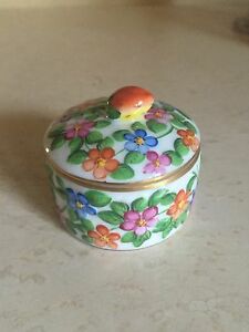 ̵ۥåʡĴƫإϥɥڥȥե륹ȥ٥꡼ȥå׳饦ɥСȶܥåHerend Hand Painted Floral 6203 C Strawberry Top Lid Round Covered Trinket Box