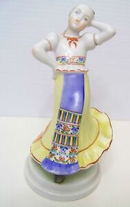 楽天hokushin【送料無料】キッチン用品・食器・調理器具・陶器　ハンガリー美しいヴィンテージガールフォークダンスのヘレンン時代のドレスフィギュア HEREND of HUNGARY Beautiful Vintage Girl Folk Dancing In Period Dress Figurine