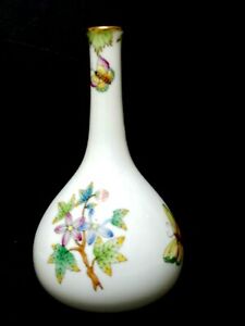 【送料無料】キッチン用品 食器 調理器具 陶器 ヘレンドクイーンビクトリアバド花瓶Herend Queen Victoria Bud Vase 7105 VBO