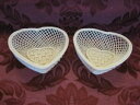 yzLb`piEHEE@xN`CiXghD̃n[goXPbg̃Zbgɑf炵Belleek China 4-Strand Woven Heart Baskets - 1921-1954 - Set of Two - Very Nice!