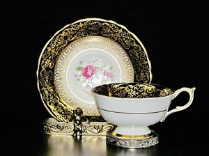 ̵ۥåʡĴƫѥ饴ӥͥåȥåץǯˤΤܤA beautiful Hand Painted cabinet cup & saucer by Paragon china. Dating to c 1900