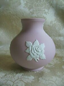 【送料無料】キッチン用品・食器・調理器具・陶器　ラブリーウェドグウッドピンクジャスパーウェア花瓶LOVELY WEDGWOOD PINK JASPERWARE VASE