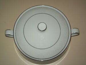 【送料無料】キッチン用品・食器・調理器具・陶器　ノリタケタホカバードベジタブルボウル蓋白プラチナNoritake TAHOE Covered Vegetable Serving Dish Bowl Lid White Platinum 2
