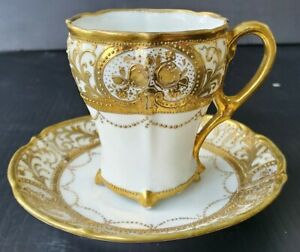 ̵ۥåʡĴƫΥ꥿˥󥢥ƥɥӡϥǥߥåƥåץRC NORITAKE NIPPON Antique Gold Beaded Hand Painted Demitasse Teacup & Saucer